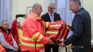 Rádió Eger hírek - A mentősöknek segített a hatvani önkormányzat és a Bosch