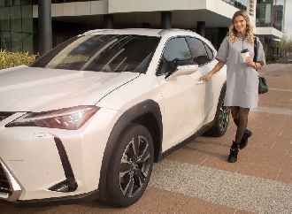 Rádió Eger hírek - Weisz Fanni lett a Lexus UX márkanagykövete